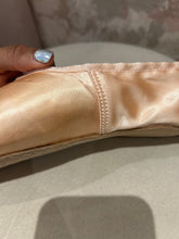 Load image into Gallery viewer, Contempora Pointe shoe*