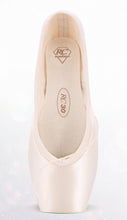 Load image into Gallery viewer, Fantasia RC-30 Pointe Shoes