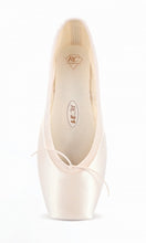 Load image into Gallery viewer, Fantasia RC-31 Pointe Shoes
