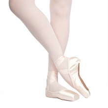 Load image into Gallery viewer, Rubin U-Cut Pointe Shoes
