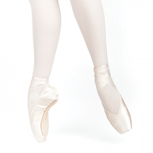 Load image into Gallery viewer, Entrada Pro V Cut Pointe Shoes
