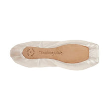 Load image into Gallery viewer, Encore U-Cut Pointe Shoes