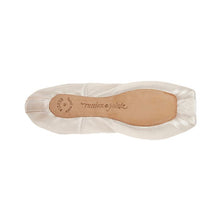 Load image into Gallery viewer, Entrada Pro U cut Pointe Shoes