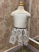 Load image into Gallery viewer, Girls Black/White Daisy Pull on Skirt
