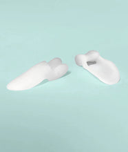 Load image into Gallery viewer, Toe-Tally En Pointe - Toe Separator and Bunion Guard
