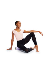 Load image into Gallery viewer, Dancer's Roller Light Pink
