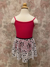 Load image into Gallery viewer, Girls Black/White Daisy Pull on Skirt
