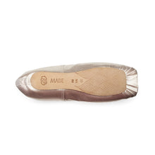 Load image into Gallery viewer, Mabe U-Cut Pointe Shoe
