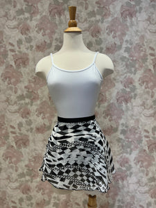 Ladies 14" Black and White Shimmer Print Wrap On
