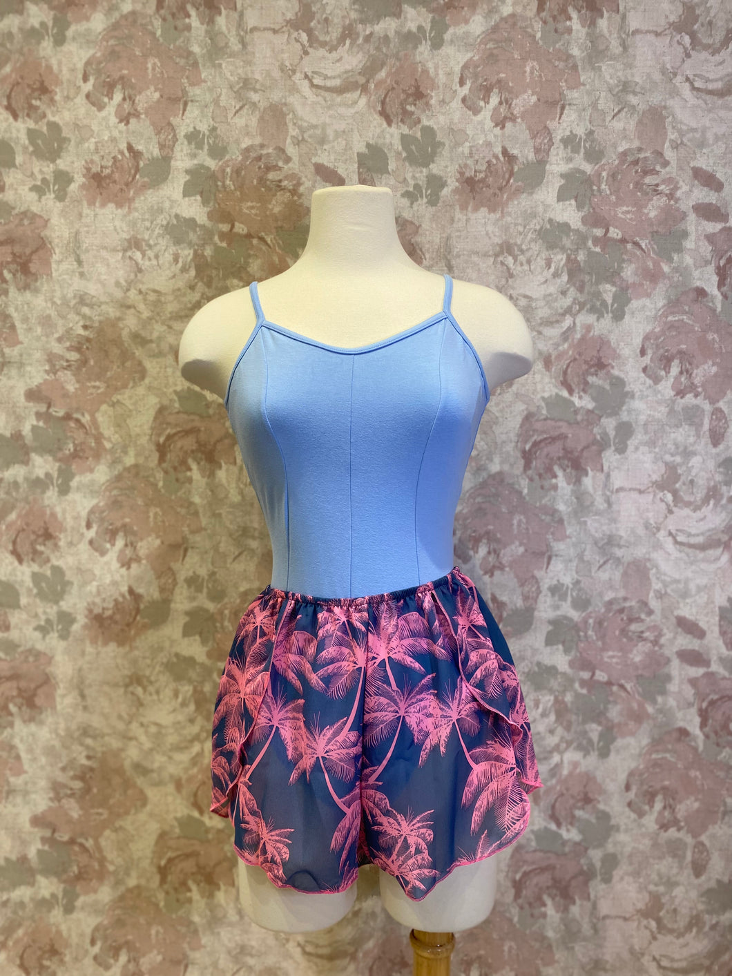 Ladies Neon Pink & Gray Palms Print Shorts